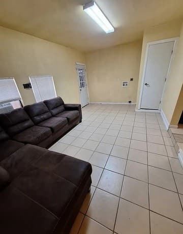 rental at 1040  Gulf in San Antonio, TX — photo 4