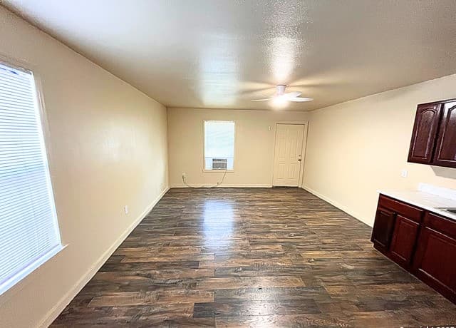 rental at 227  Landa Ave in San Antonio, TX — photo 2