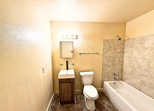 rental at 227  Landa Ave in San Antonio, TX — photo 4
