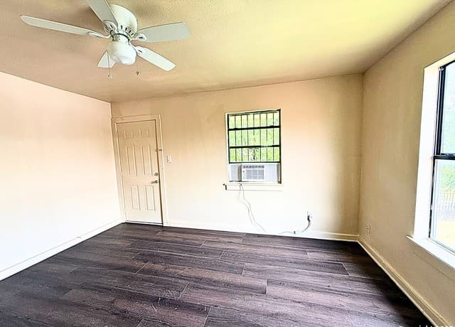 rental at 227  Landa Ave in San Antonio, TX — photo 5