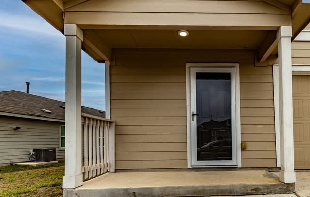 rental at 6411  Bernardo Way in San Antonio, TX — photo 4