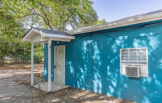 rental at 834  Division Ave Unit B in San Antonio, TX — photo 4