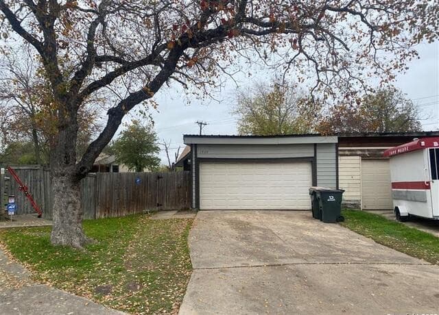 rental at 7920  Falcon Ridge in San Antonio, TX — photo 1