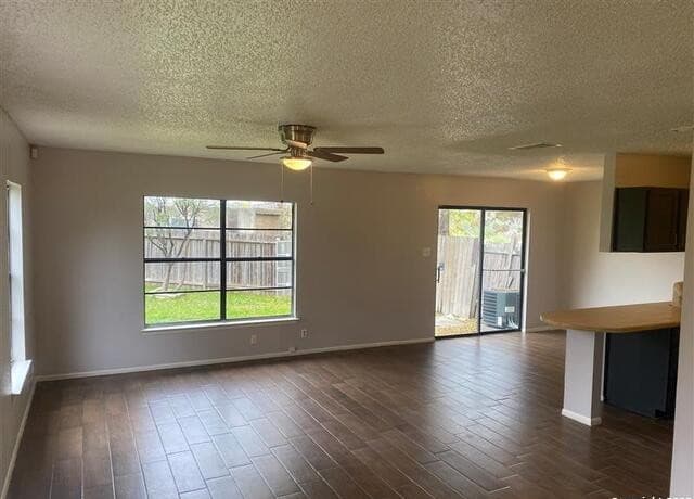 rental at 7920  Falcon Ridge in San Antonio, TX — photo 4