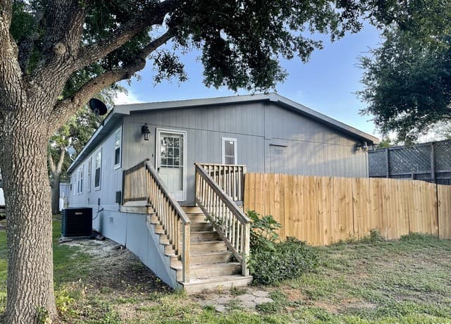 rental at 191  Corridor Oaks Unit 9 in Cibolo, TX — photo 2