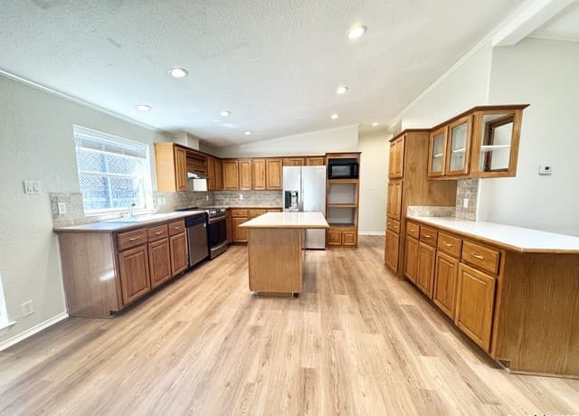 rental at 191  Corridor Oaks Unit 9 in Cibolo, TX — photo 4