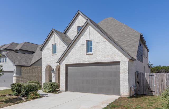 rental at 10833  Coppola in San Antonio, TX — photo 2