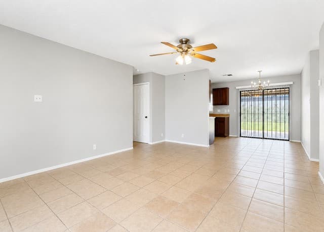 rental at 4948  Champlain in San Antonio, TX — photo 3