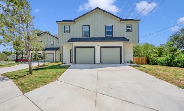 rental at 818  Empire St Unit 101 in San Antonio, TX — photo 1