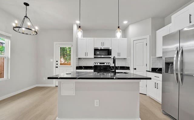 rental at 521  Dakota St Unit 101 in San Antonio, TX — photo 4