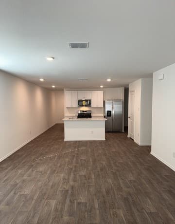 rental at 15510  Lemon Pepper in Von Ormy, TX — photo 4