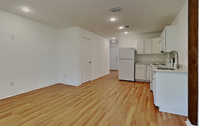 rental at 3034 W Salinas Unit 102 in San Antonio, TX — photo 3