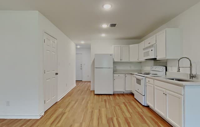 rental at 3034 W Salinas Unit 102 in San Antonio, TX — photo 4