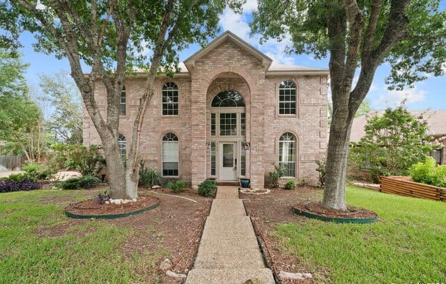 rental at 711  Arch Stone in San Antonio, TX — photo 1