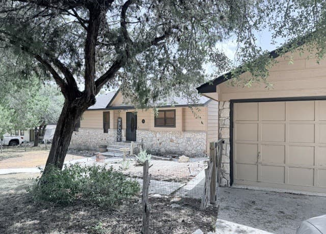rental at 104  Canteen in Canyon Lake, TX — photo 2