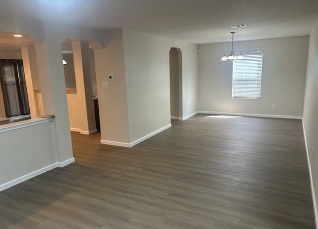 rental at 16626  Clydesdale Run in Selma, TX — photo 4