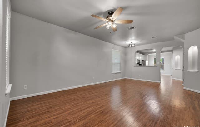rental at 439  Dandelion Bnd in San Antonio, TX — photo 4
