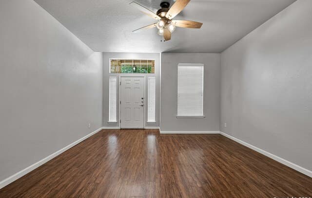 rental at 439  Dandelion Bnd in San Antonio, TX — photo 5