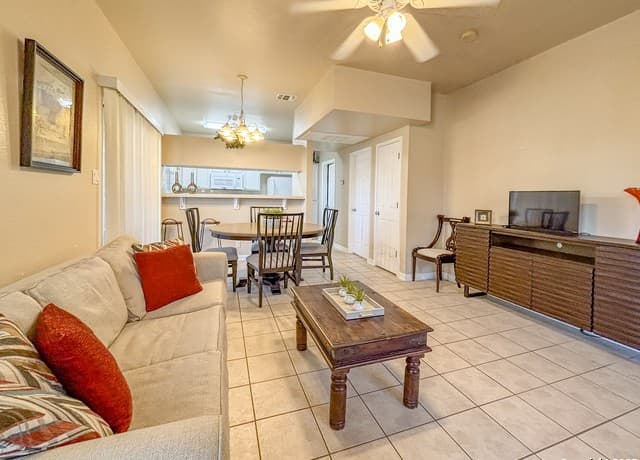 rental at 129  Chapel Hill Circle Unit 129 in San Antonio, TX — photo 1