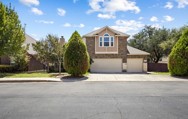 rental at 12522  Lexi Petal in San Antonio, TX — photo 1