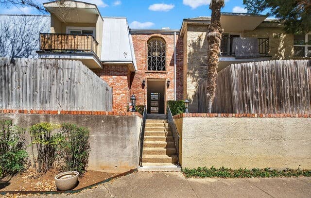 rental at 6718  Callaghan Rd Unit 315 in San Antonio, TX — photo 2