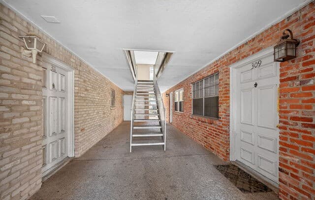 rental at 6718  Callaghan Rd Unit 315 in San Antonio, TX — photo 3
