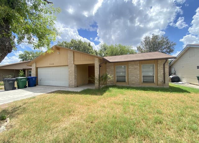 rental at 7146  Spring Grove in San Antonio, TX — photo 2
