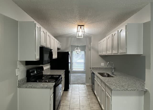 rental at 7146  Spring Grove in San Antonio, TX — photo 3