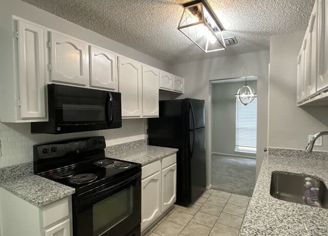 rental at 7146  Spring Grove in San Antonio, TX — photo 4