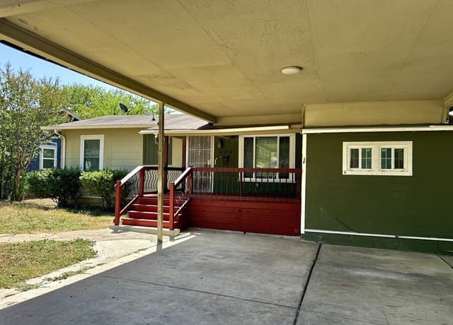 rental at 826  Pennystone Ave in San Antonio, TX — photo 1