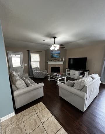 rental at 4010  Canyon Pkwy in San Antonio, TX — photo 2