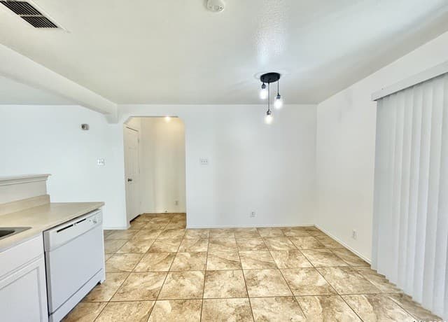 rental at 25347  Longbranch Run in San Antonio, TX — photo 5