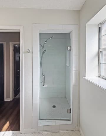 rental at 16710  Henderson Pass in San Antonio, TX — photo 3