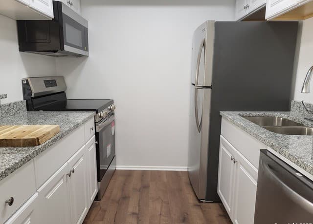 rental at 8401 N New Braunfels Ave Unit 350 in San Antonio, TX — photo 3