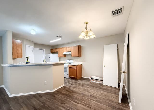 rental at 113  Long in New Braunfels, TX — photo 2