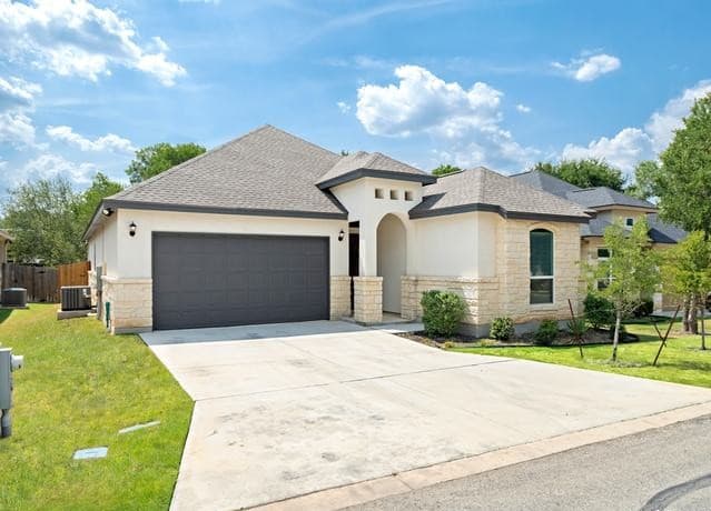 rental at 530  Carriage House Unit 42 in Spring Branch, TX — photo 3
