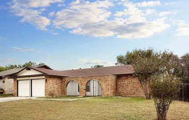 rental at 1074  Ferdinand Dr in San Antonio, TX — photo 2