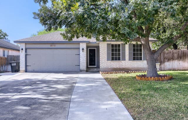rental at 5727  Spring Hts in San Antonio, TX — photo 1