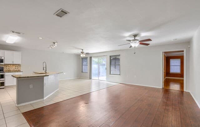 rental at 5727  Spring Hts in San Antonio, TX — photo 3