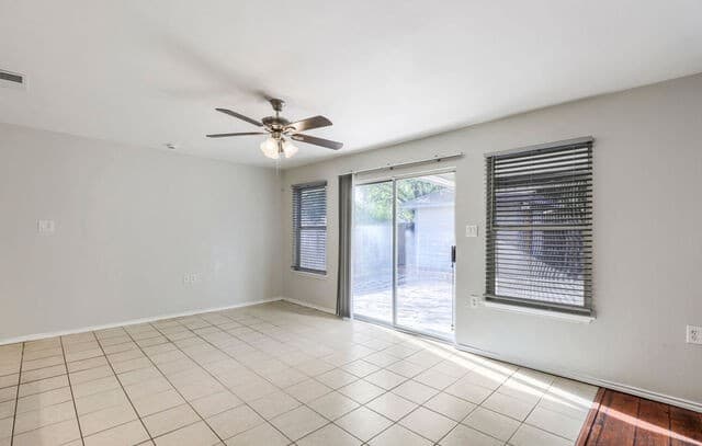 rental at 5727  Spring Hts in San Antonio, TX — photo 5