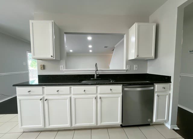 rental at 9507  Summerbrook in San Antonio, TX — photo 4