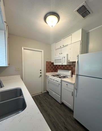 rental at 4322  Sun Gate St in San Antonio, TX — photo 4