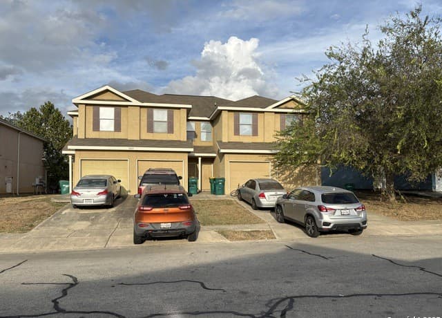 rental at 10614  Mathom Lndg Unit 3 in Universal City, TX — photo 3