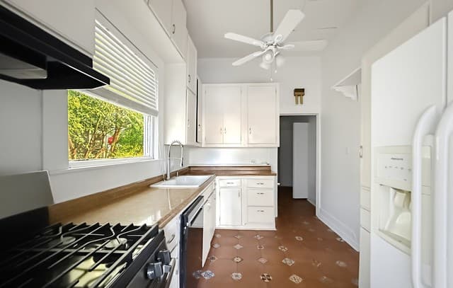 rental at 220  Leigh St in San Antonio, TX — photo 4
