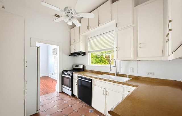 rental at 220  Leigh St in San Antonio, TX — photo 5