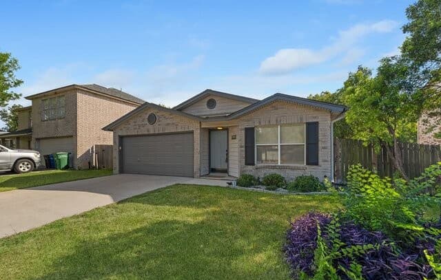 rental at 9038  Roquefort in San Antonio, TX — photo 2