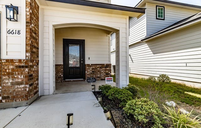 rental at 6618  Cibolo Spgs in Converse, TX — photo 4