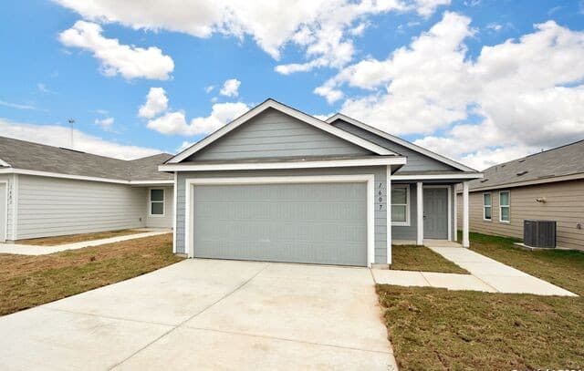 rental at 1607  Knoll Rdg in New Braunfels, TX — photo 1