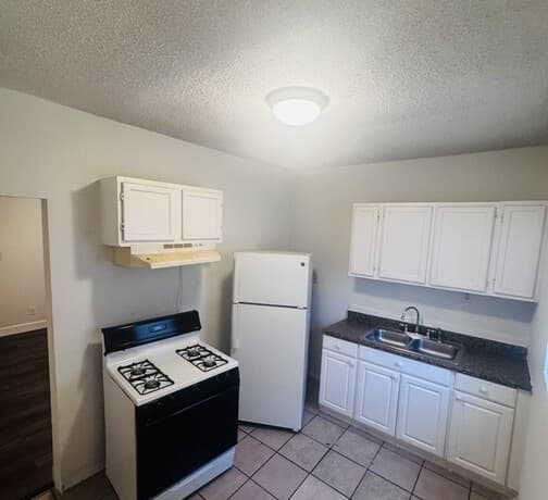 rental at 1902  Lennon Ave Unit 1 in San Antonio, TX — photo 2