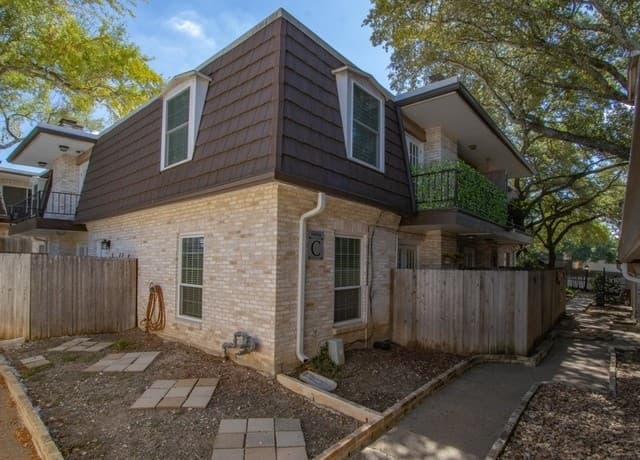 rental at 8030  Broadway Unit 202C in San Antonio, TX — photo 2